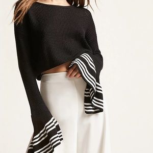 Trumpet-Sleeve Cropped Sweater - WHITE